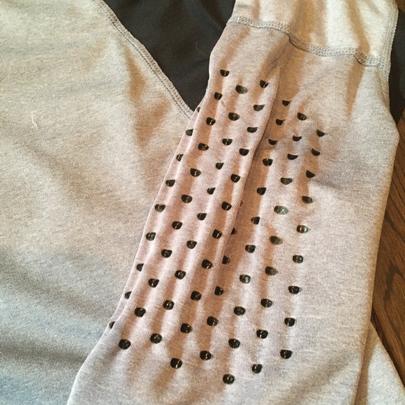 Under Armour Thermal Long Sleeve Athletic Shirt - Picture 3 of 3